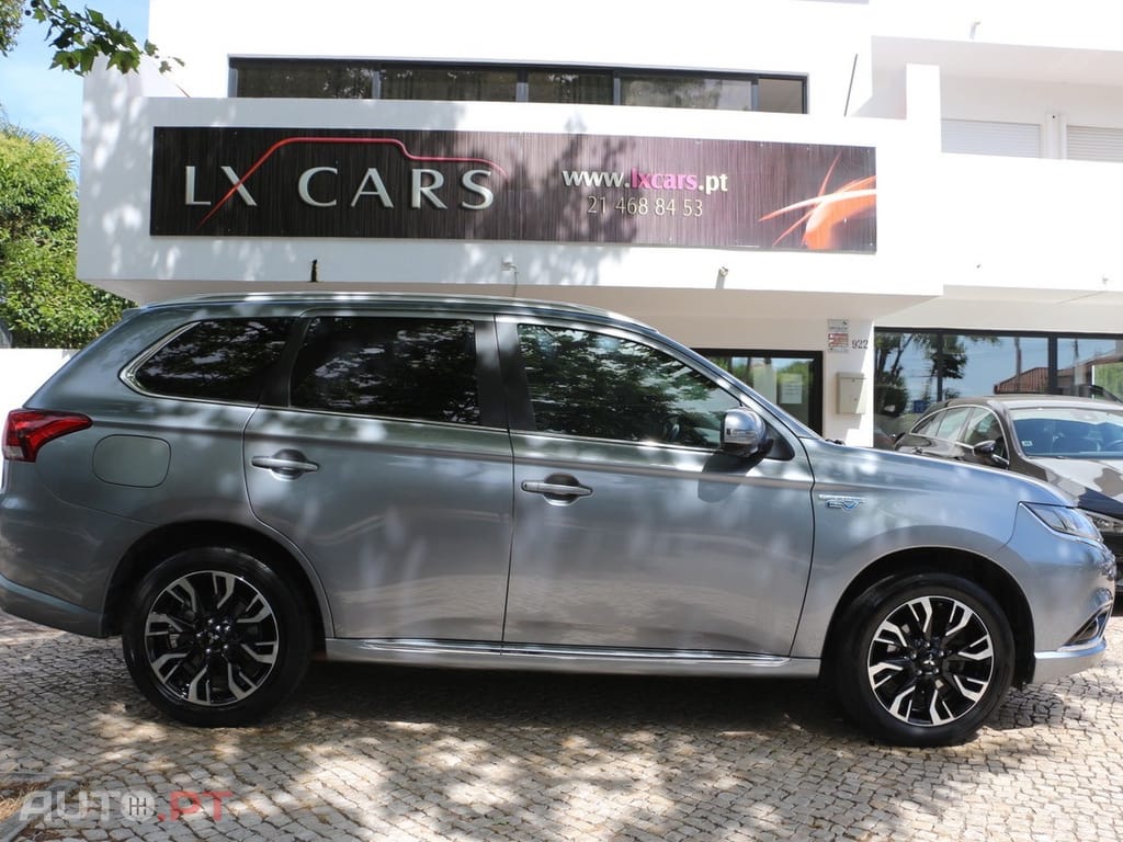 Mitsubishi Outlander 2.0 MIVEC Instyle Navi+