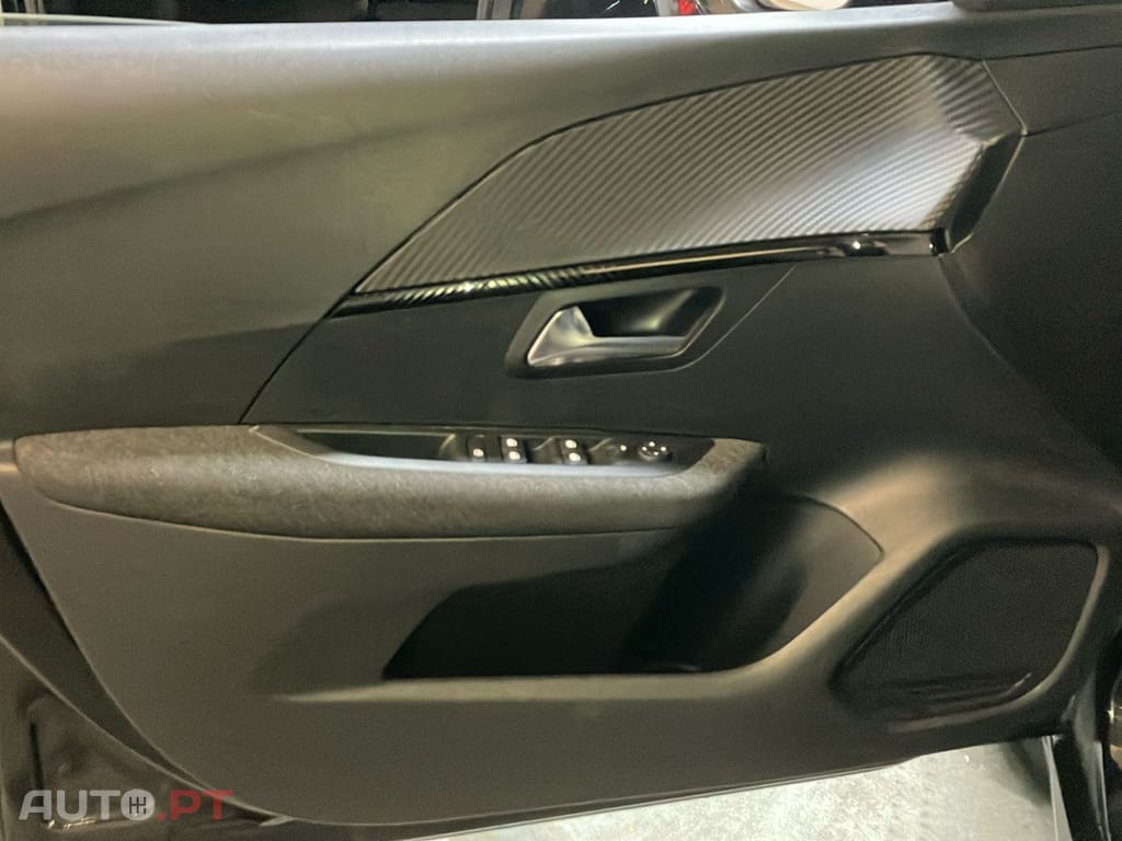 Peugeot 208 1.2 Hybrid Allure e-DCS6