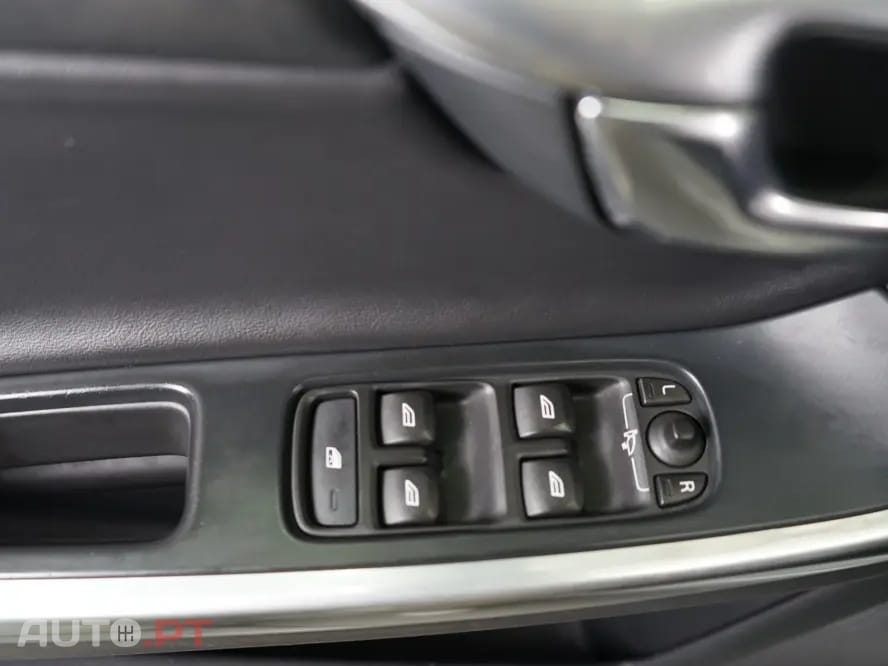 Volvo V60 2.4 D6 R-Design AWD Phev