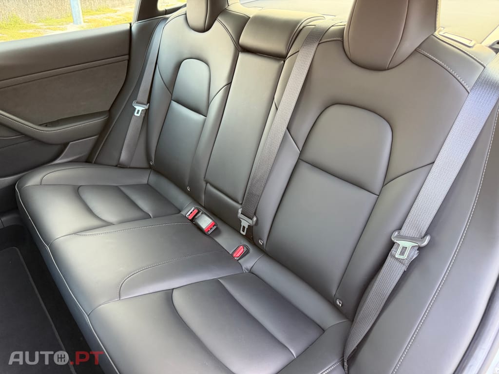 Tesla Model 3 RWD