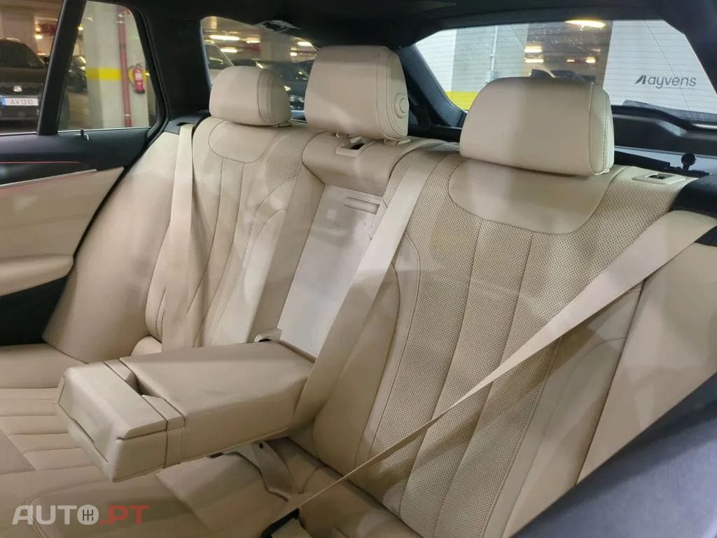BMW 520 d Pack Desportivo M Auto