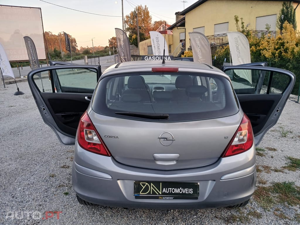 Opel Corsa 1.2 Enjoy