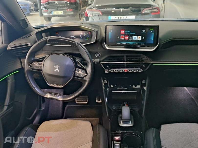 Peugeot E-2008 50 kWh GT