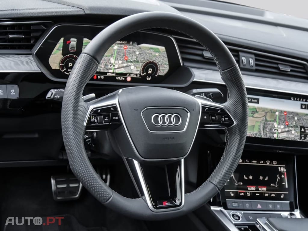 Audi Q8 E-Tron I.V.A DEDUTIVEL 55 quattro S LINE