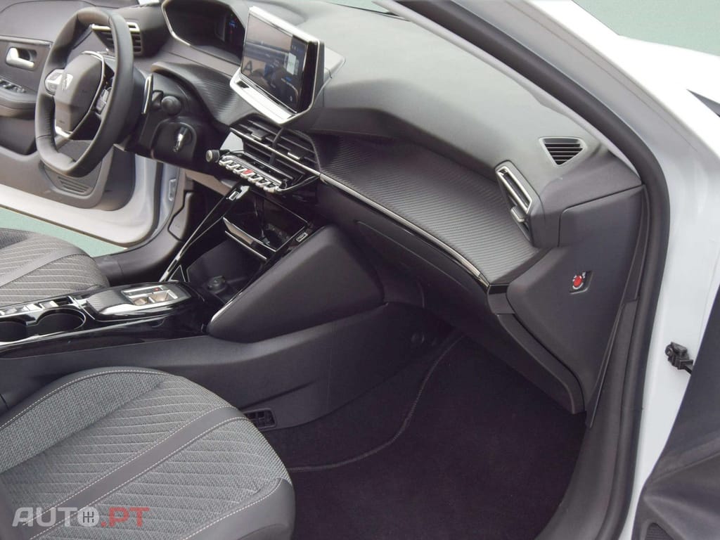 Peugeot 208 1.2 Hybrid Allure e-DCS6