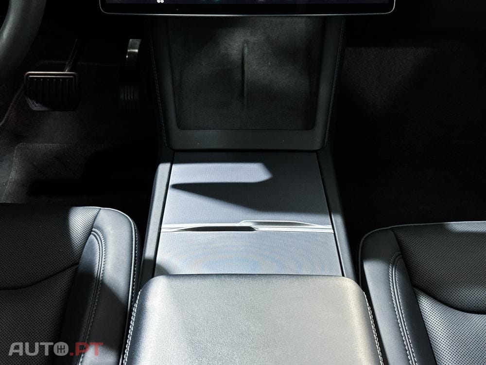 Tesla Model 3 Standard Range Plus RWD