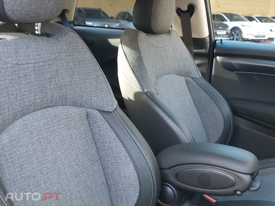 MINI Cooper Cooper SE