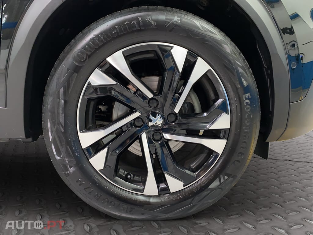 Peugeot 2008 1.2 PureTech GT EAT8