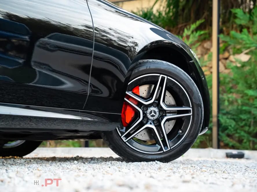 Mercedes-Benz E 300 de 4Matic 9G-TRONIC AMG Line