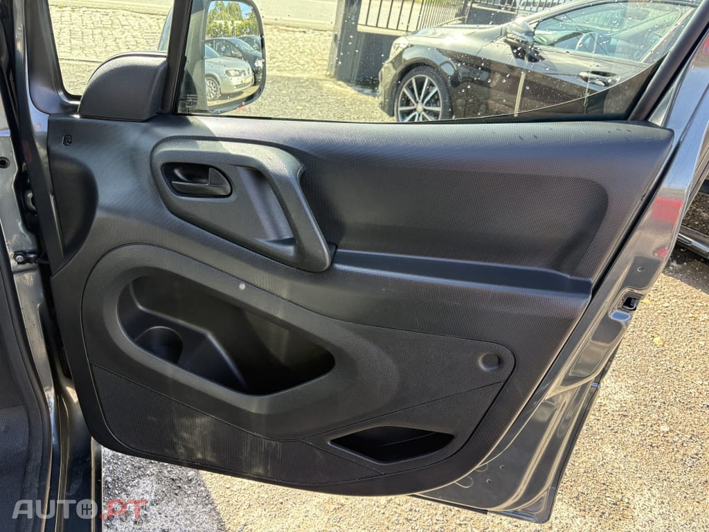 Citroen Berlingo 1.6 HDI 3 Lugares Caixa Automática