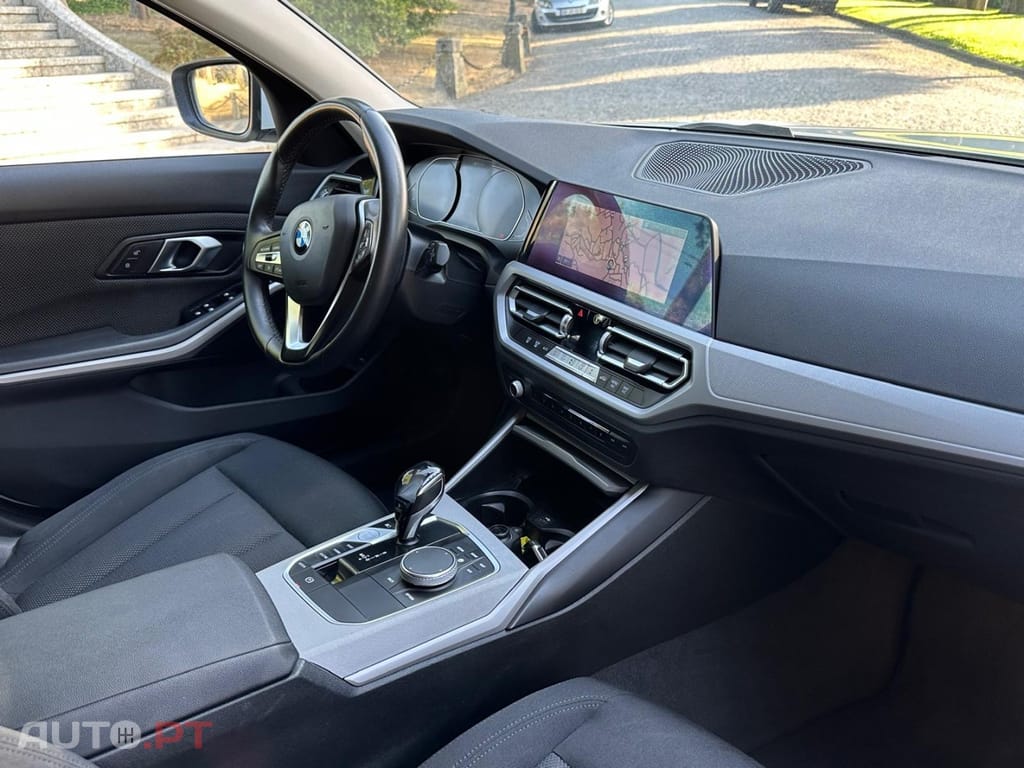 BMW 330 e Touring Corporate Edition Auto