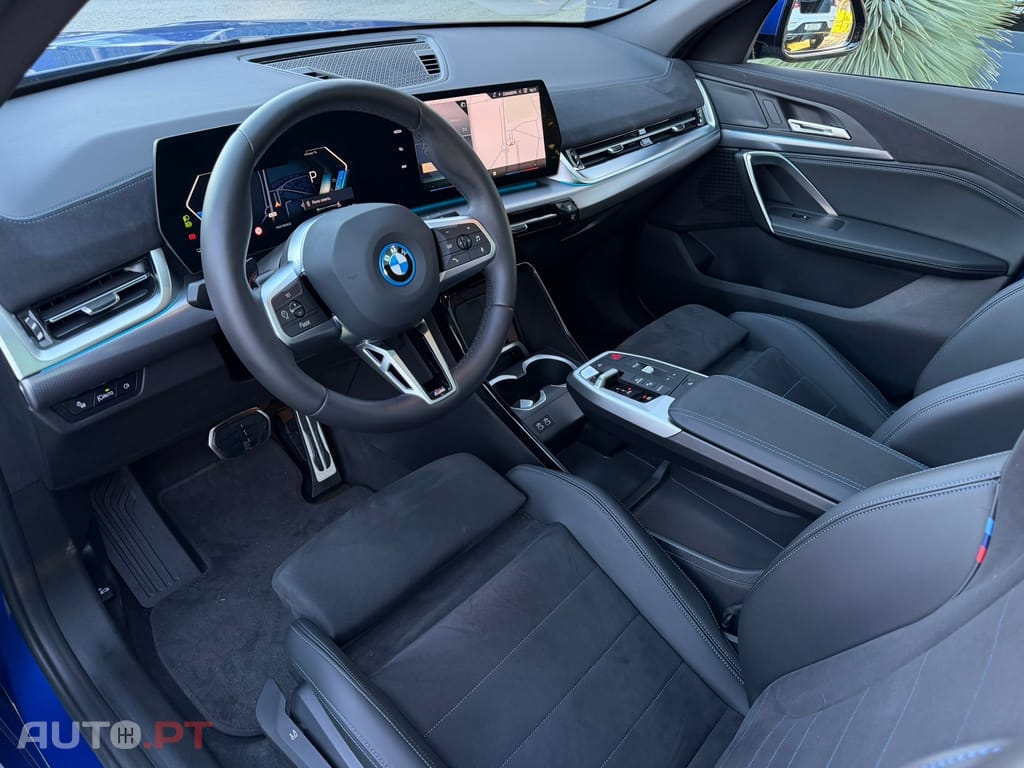 BMW iX2 eDrive20 Pack Desportivo M Pro