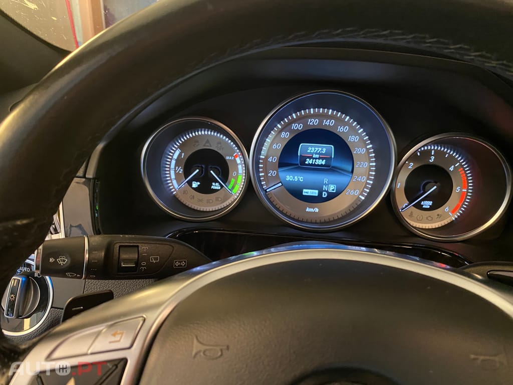 Mercedes-Benz E 300 Bluetech Hibrid