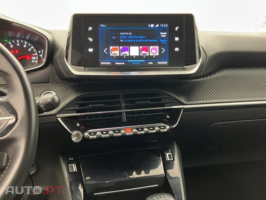 Peugeot 2008 1.5 BlueHDi Allure Pack