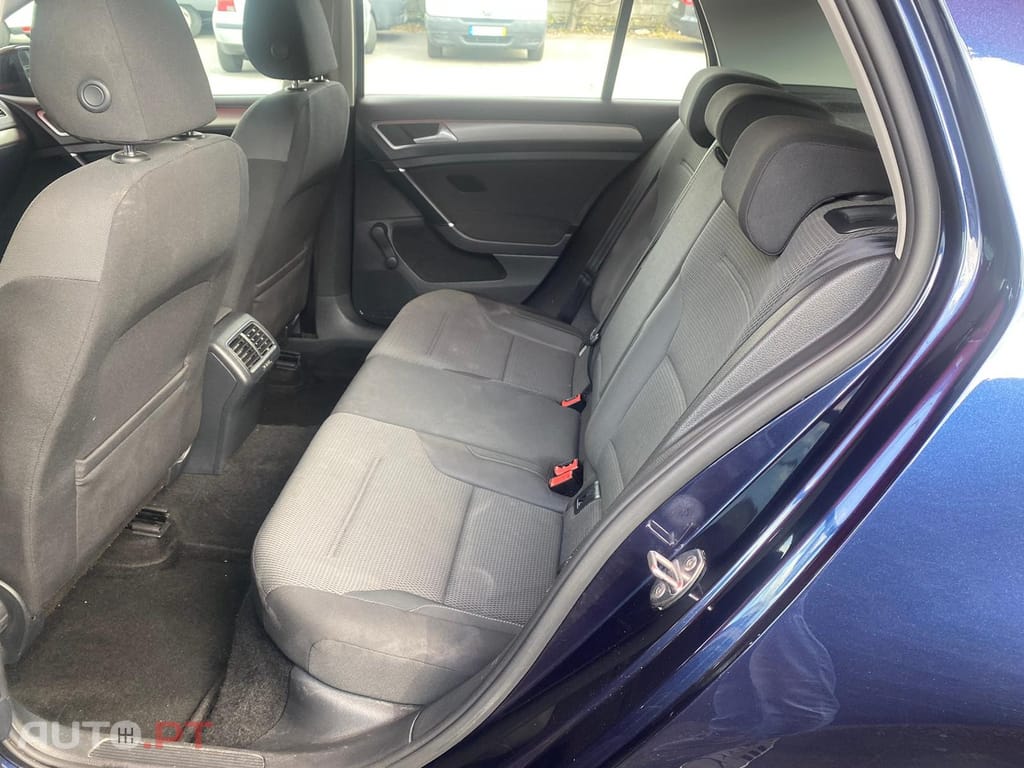 Volkswagen Golf 1.6 TDi BlueMotion Confortline
