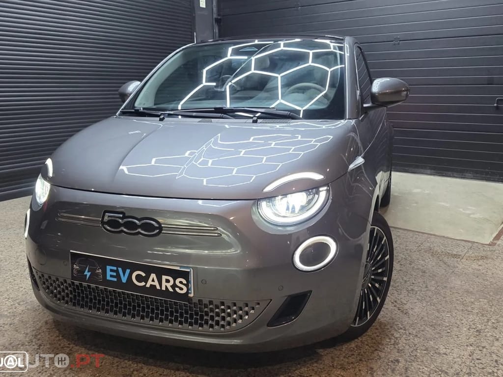 Fiat 500e 42kWh la Prima (by Bocelli)