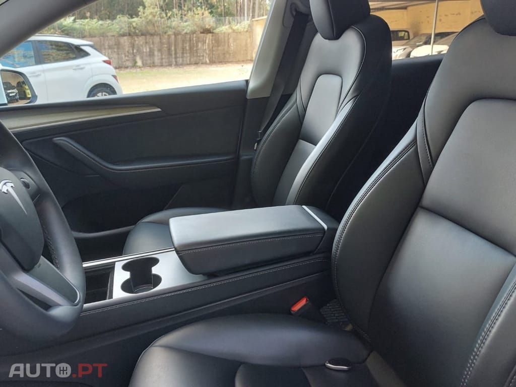 Tesla Model Y Standard