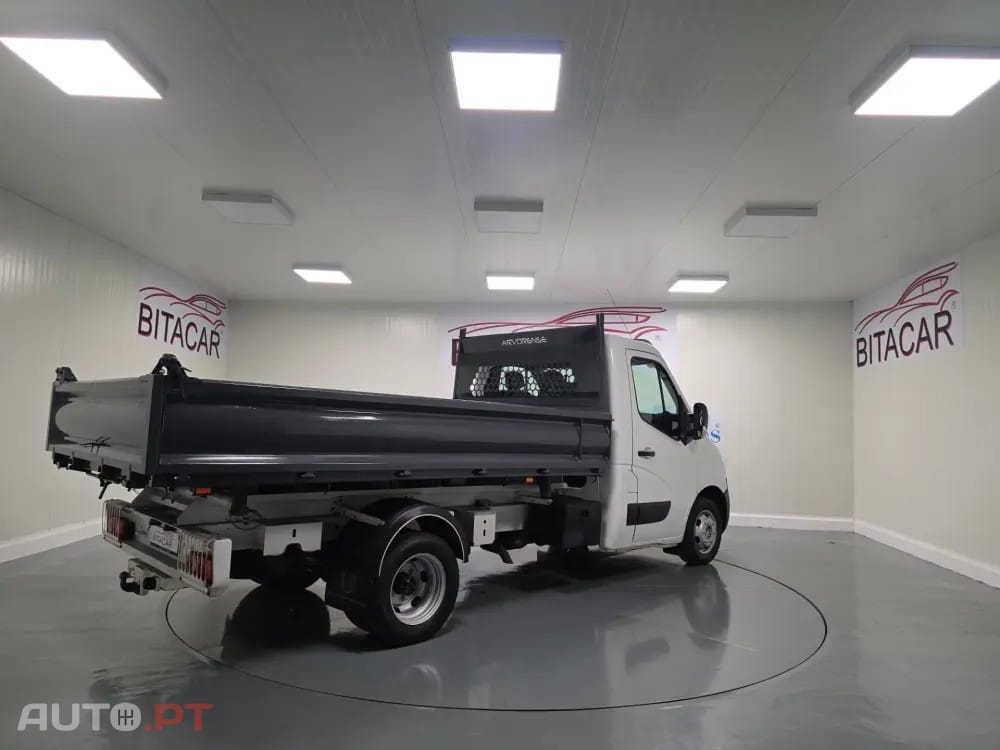 Renault Master 2.3 DCI 130CV BASCULANTE