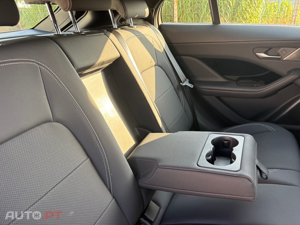 Jaguar I-Pace EV400 R-Dynamic HSE AWD