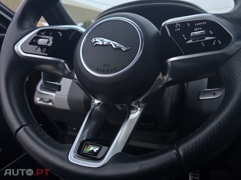 Jaguar E-Pace 1.5 P300e R-Dynamic SE AWD Aut.