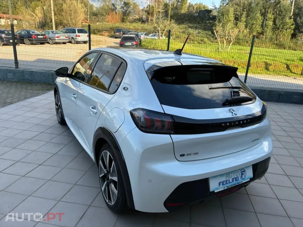 Peugeot E-208 50 kWh GT Line