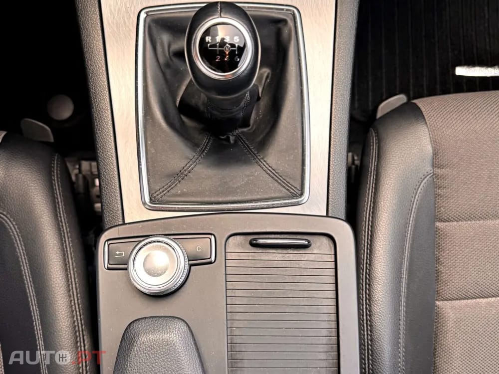 Mercedes-Benz E 220 CDi Avantgarde BlueEfficiency