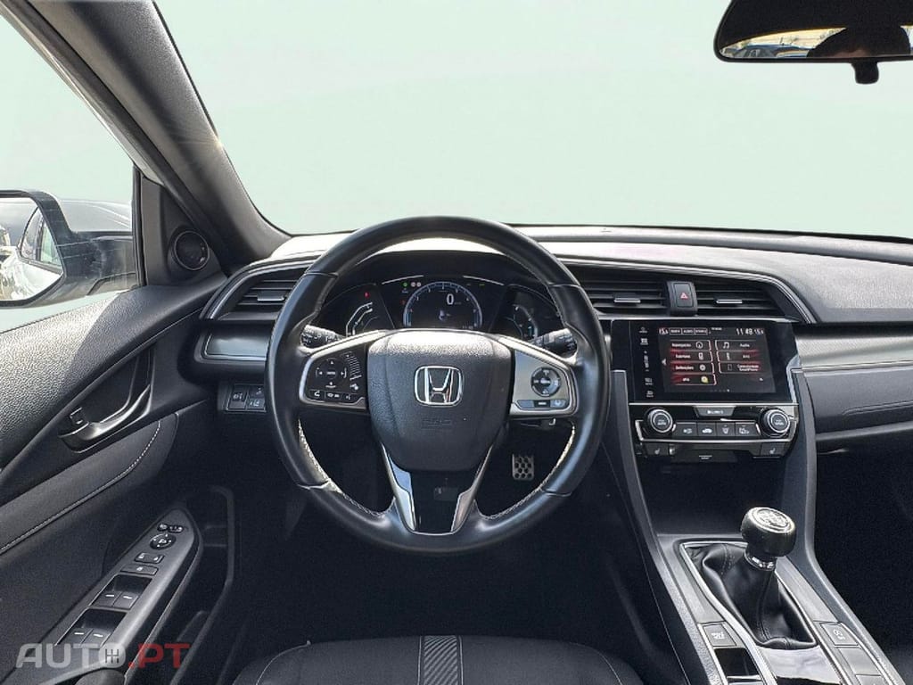 Honda Civic 1.0 i-VTEC Elegance CVT Navi