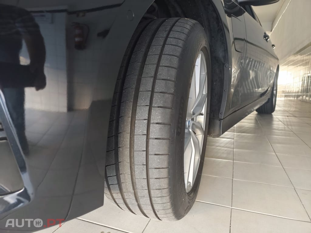 BMW 320 e Touring Auto