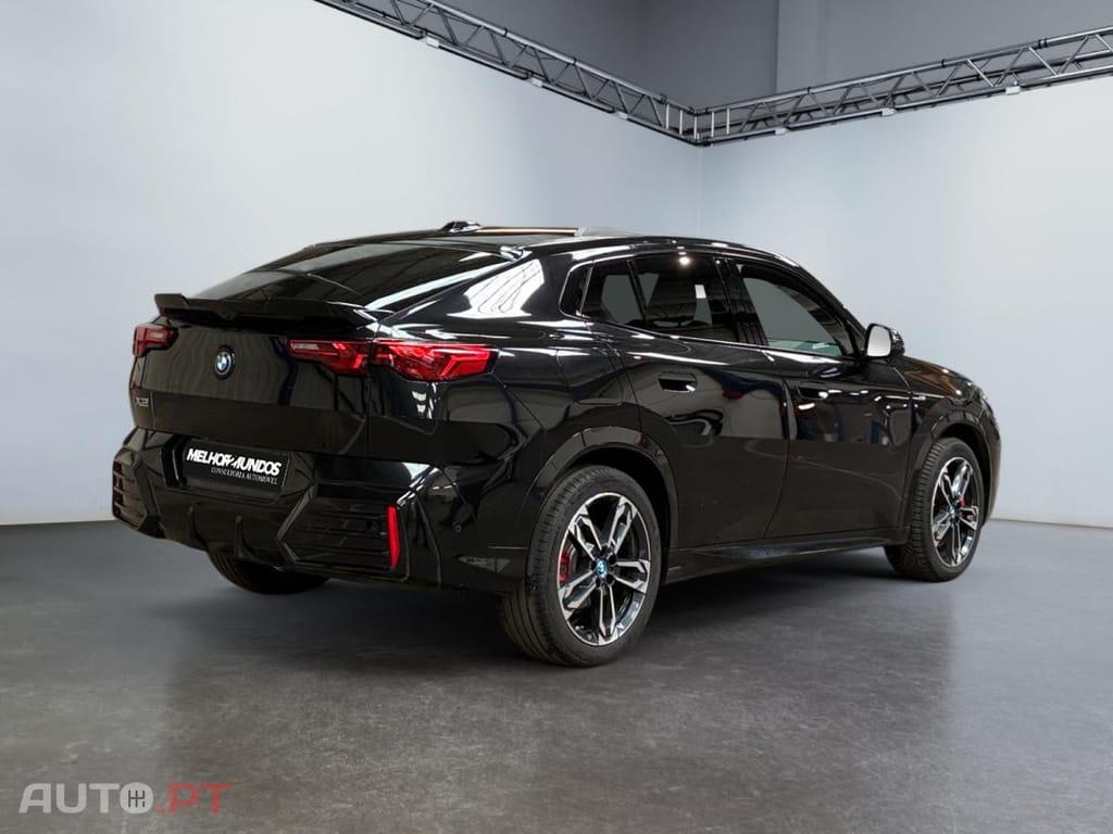 BMW iX2 eDrive20 Sport