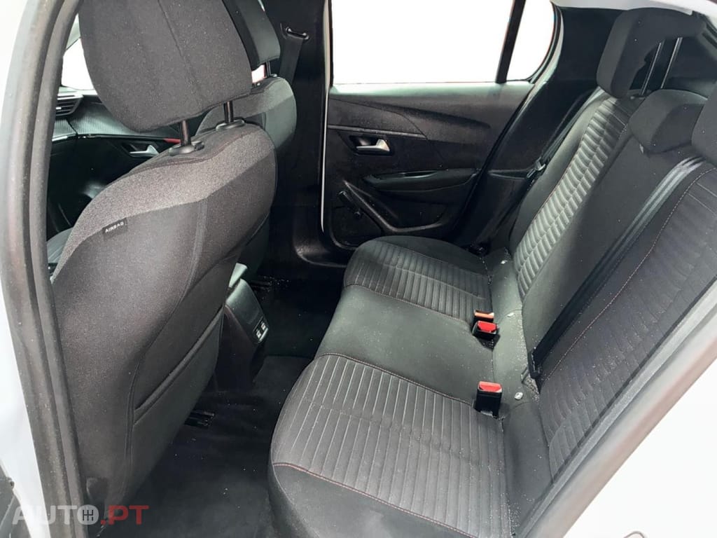 Peugeot E-208 50 kWh Active