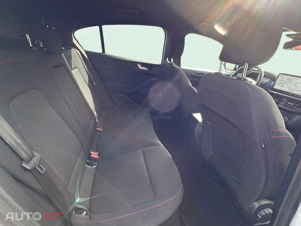 Ford Focus 1.0 EcoBoost MHEV ST-Line