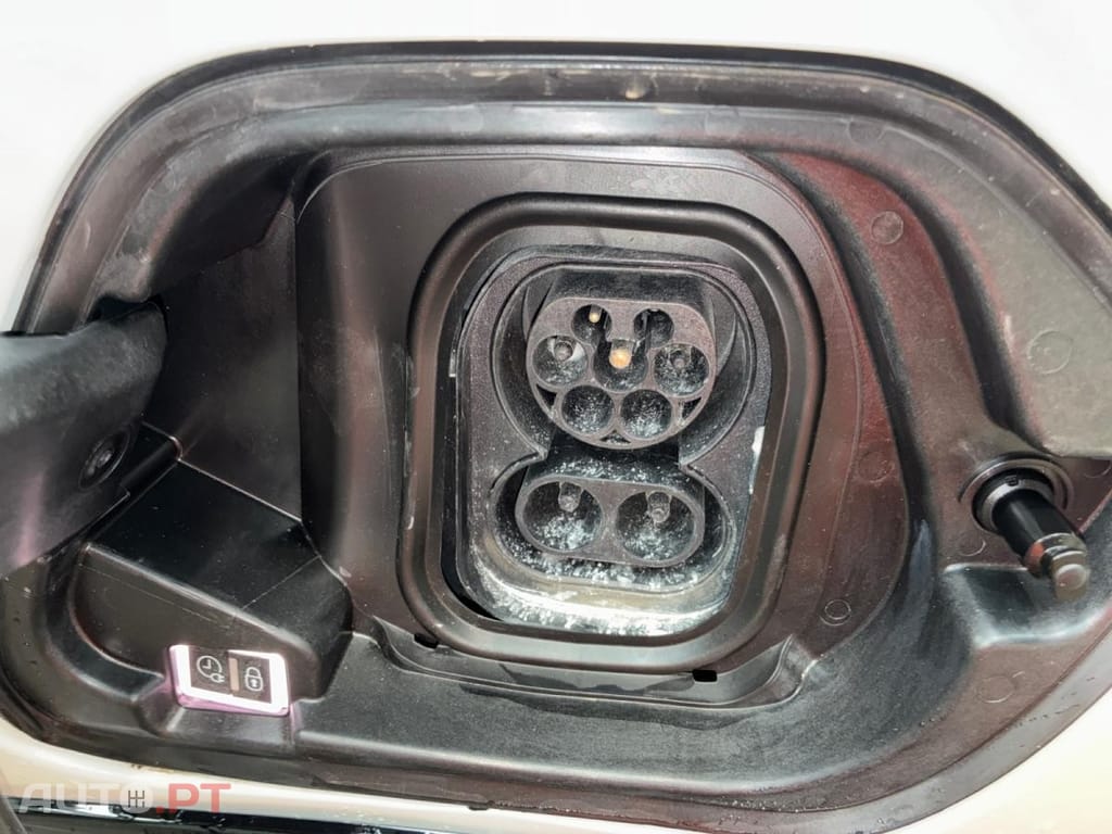 Peugeot E-208 50 kWh Active