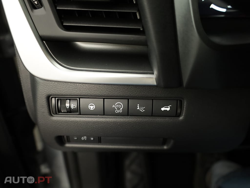 Nissan Qashqai Qashqai 1.3 DIG-T N-Connecta LED Xtronic