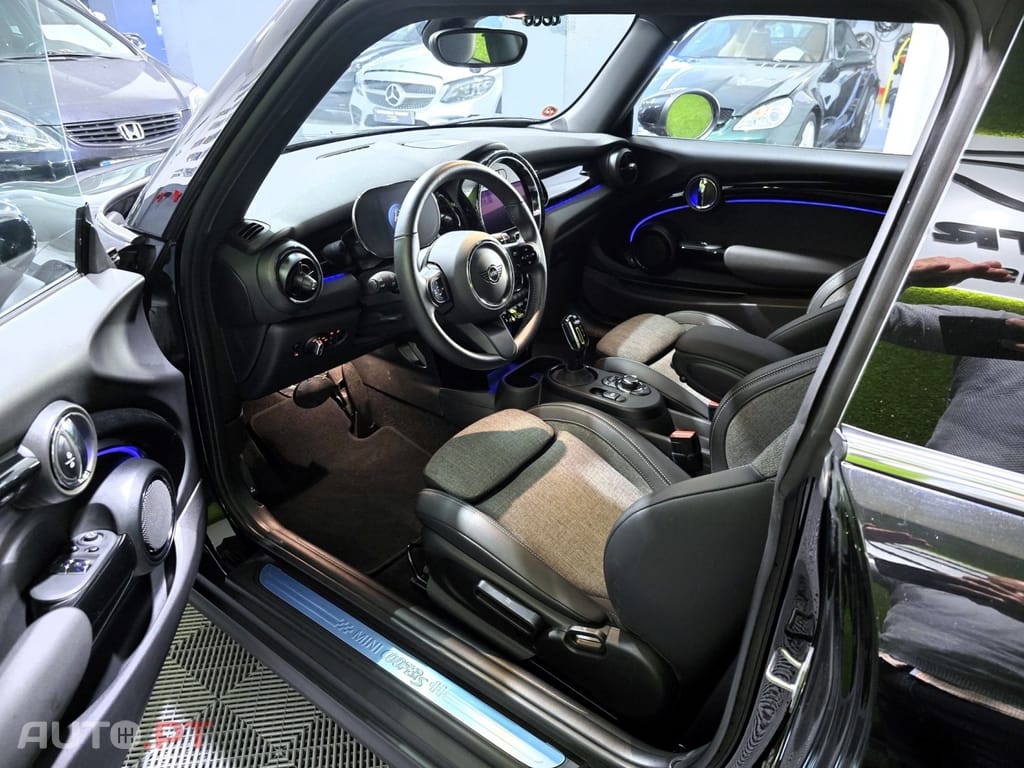 MINI Cooper Cooper SE
