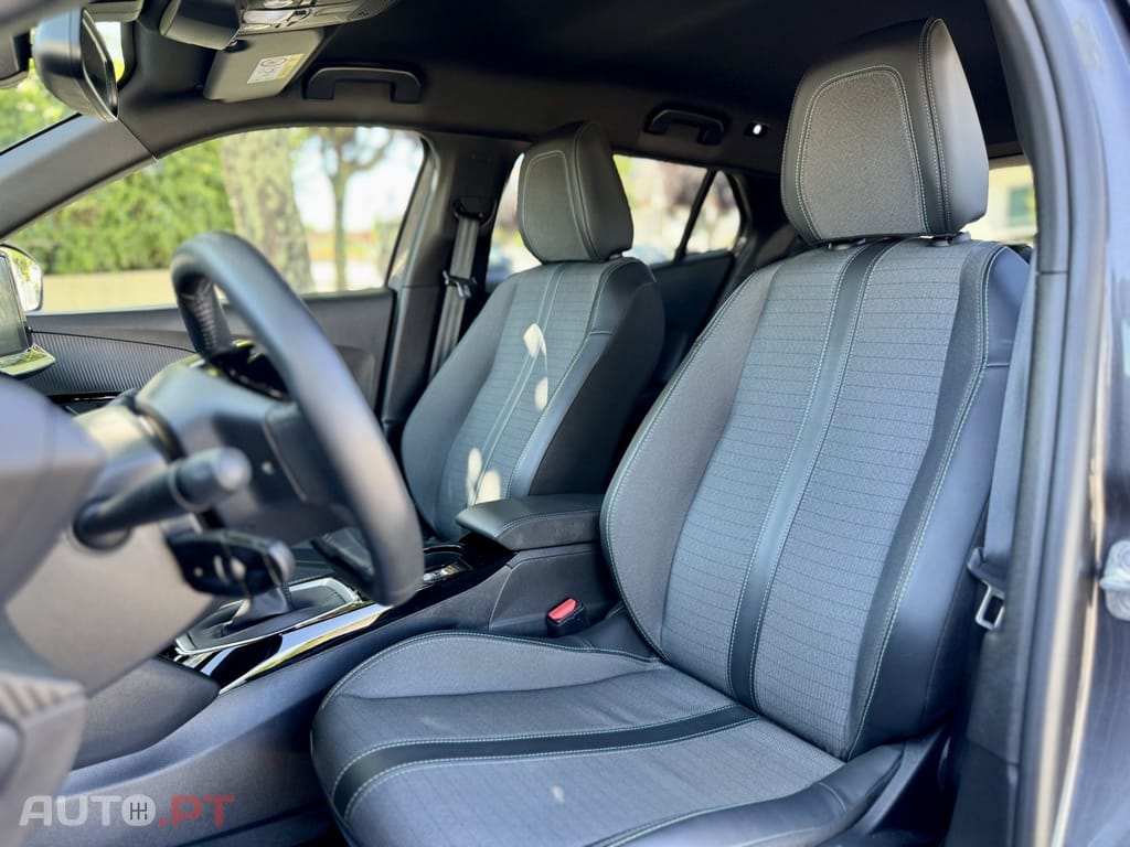 Peugeot 2008 PureTech 100 Allure