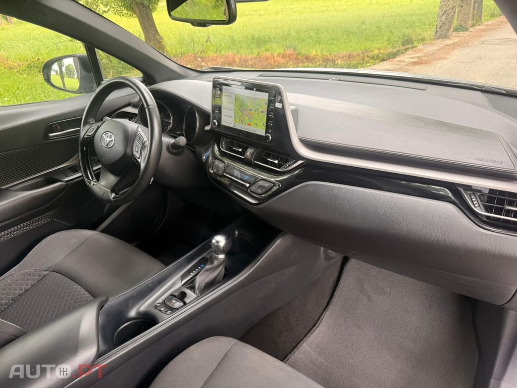 Toyota C-HR 1.8 Hybrid Dynamic Business