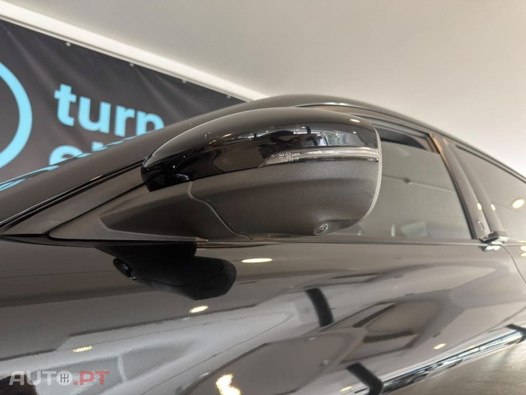 Ford Mustang Mach-E 75.7 kWh Base — fotografia 4