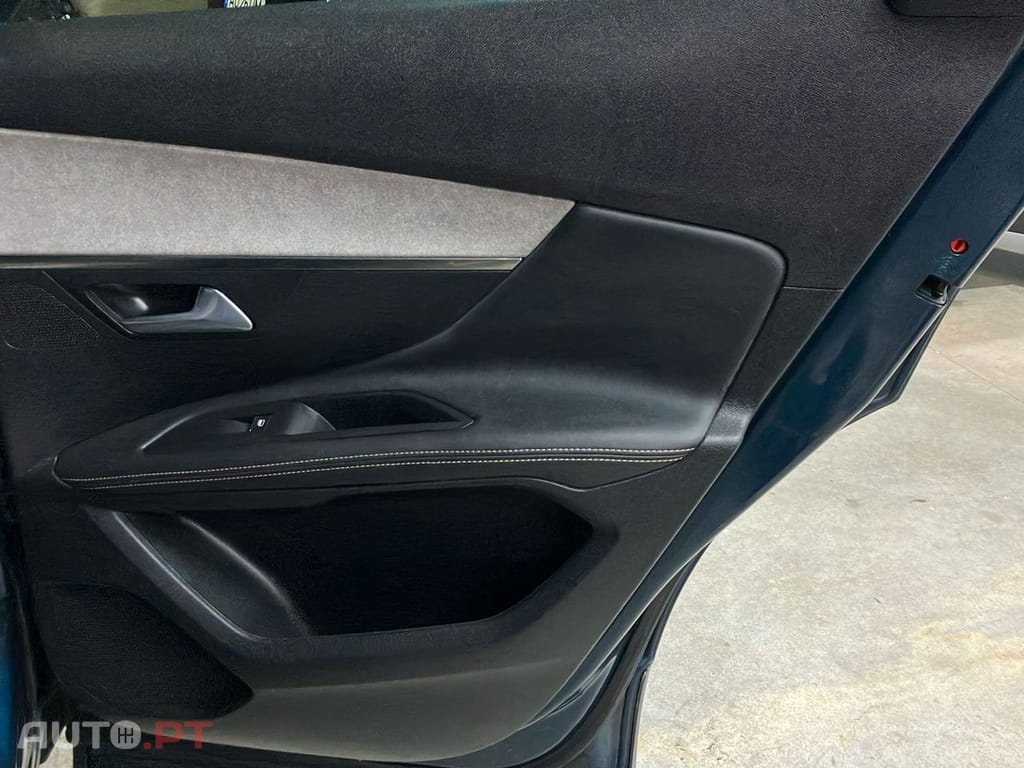Peugeot 3008 225 e-EAT8 GT