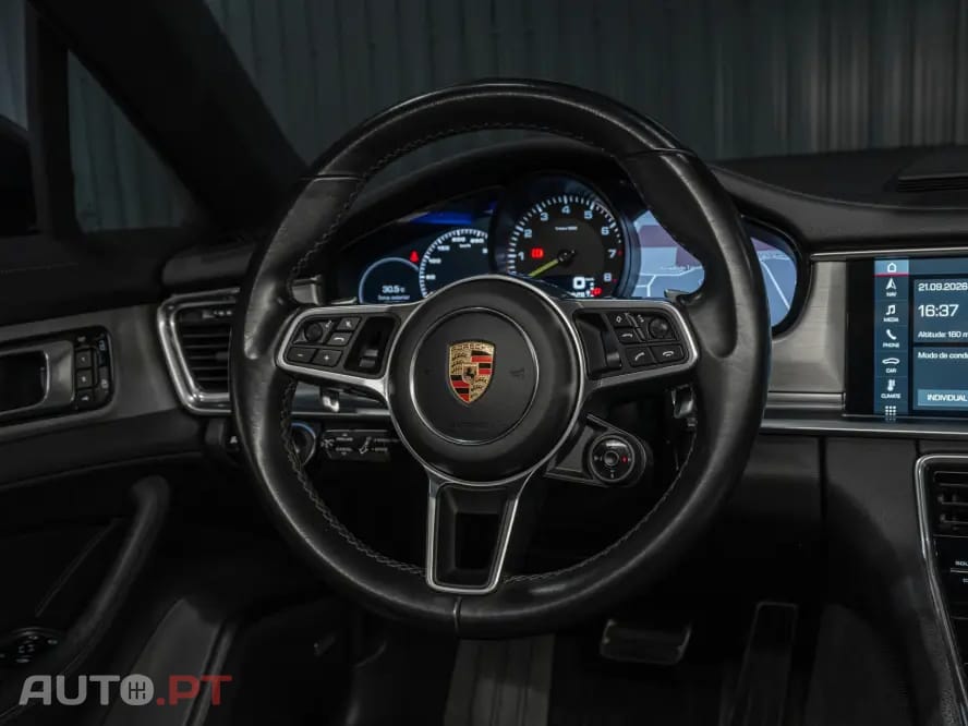 Porsche Panamera 4 E-Hybrid
