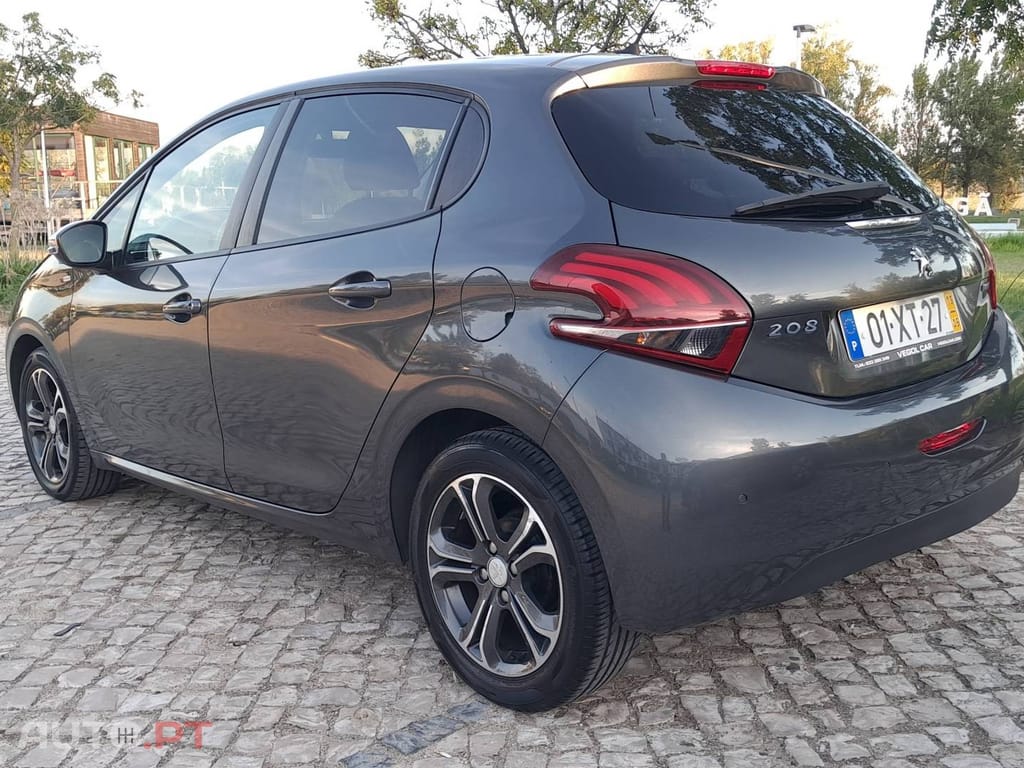 Peugeot 208 1.6 BlueHDi Style