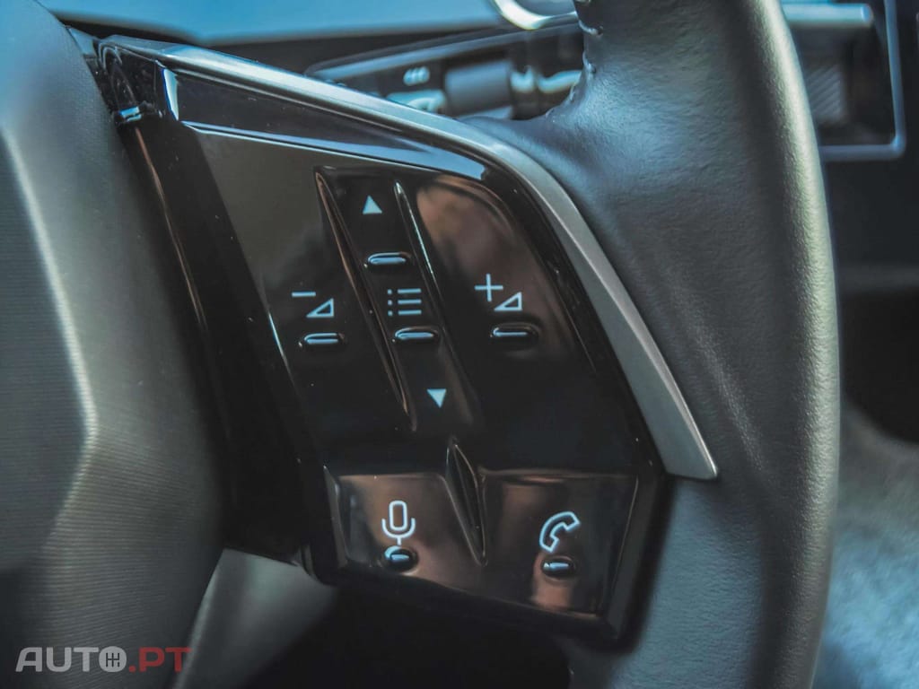 Peugeot 3008 1.2 Hybrid Allure e-DCS6