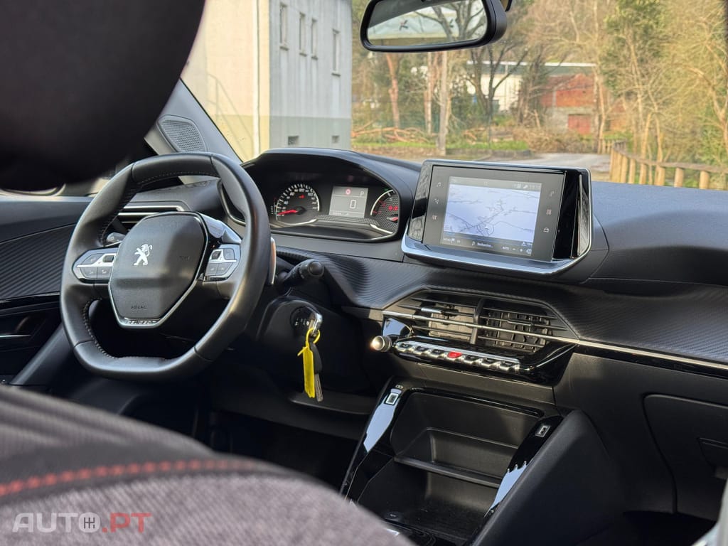 Peugeot 2008 1.2 PureTech Allure Pack EAT8