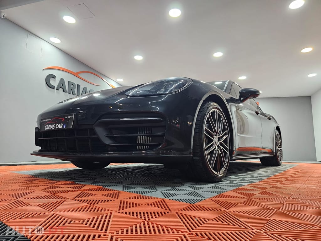 Porsche Panamera 4 E-Hybrid