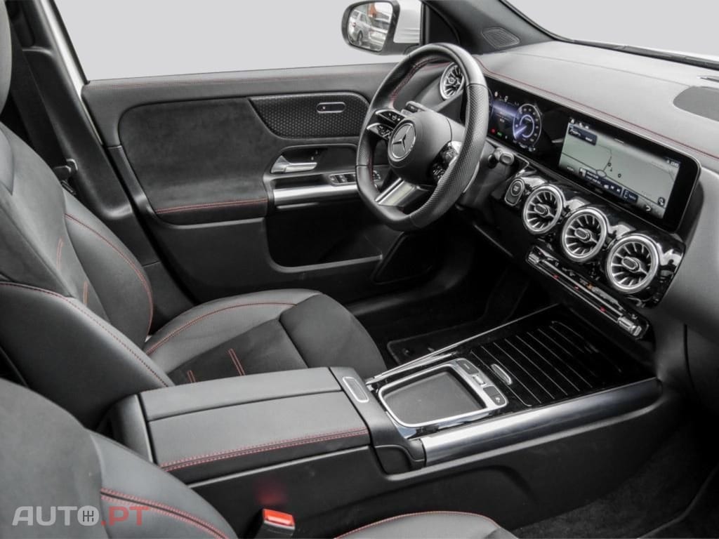 Mercedes-Benz EQA 300 4M AMG I.V.A DEDUTIVEL 