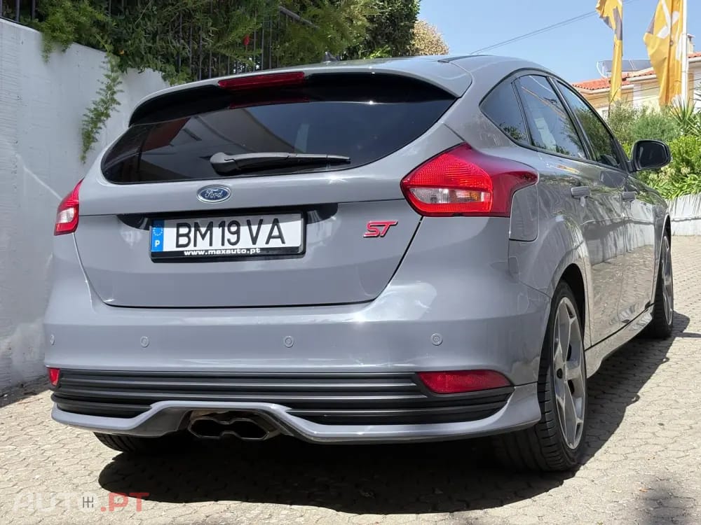 Ford Focus 2.0 EcoBoost ST c/ Pack Pele Desportiva