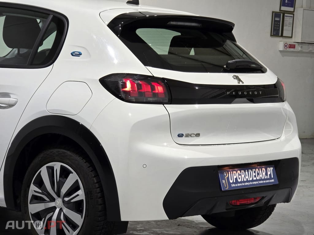 Peugeot E-208 50 kWh Active
