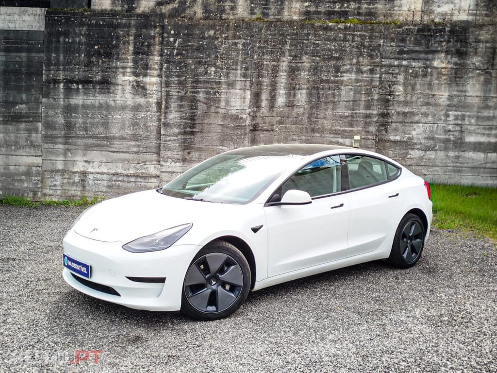Tesla Model 3 Standard Range Plus RWD