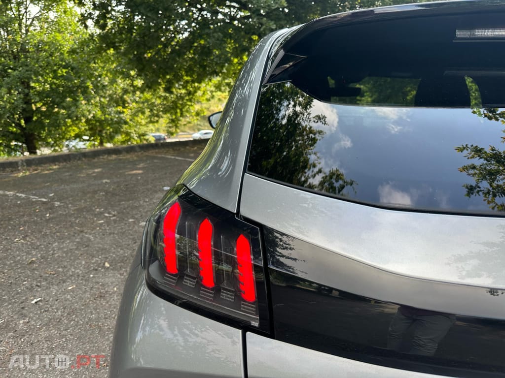 Peugeot E-208 50 kWh GT Pack