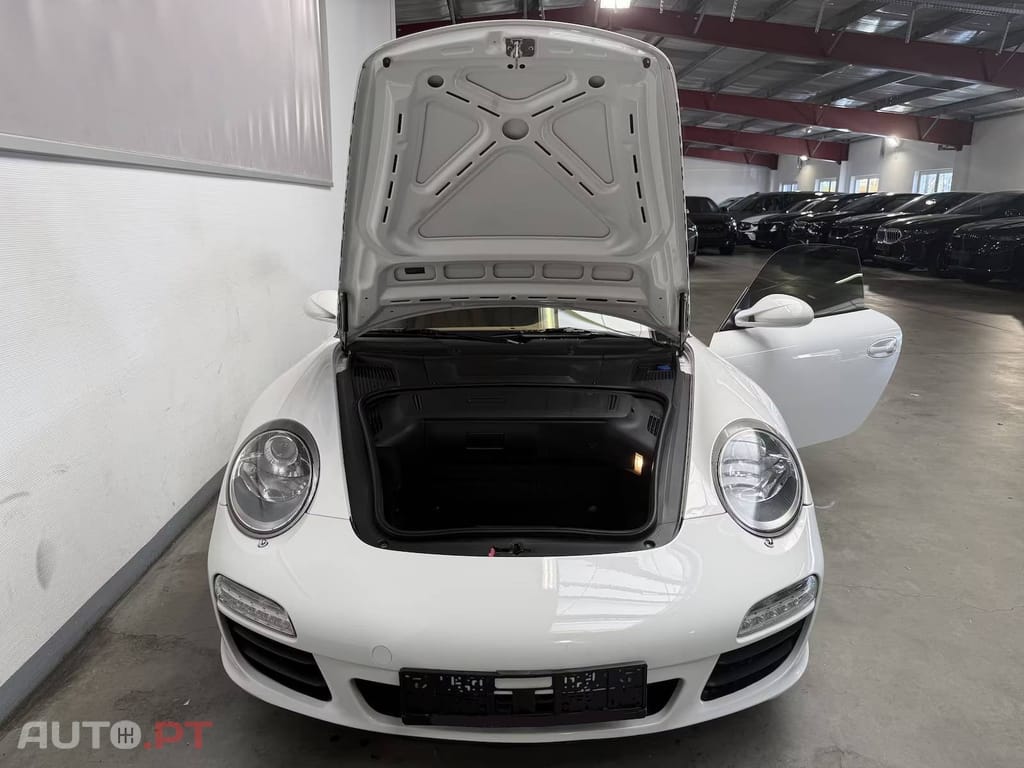 Porsche 911 Carrera