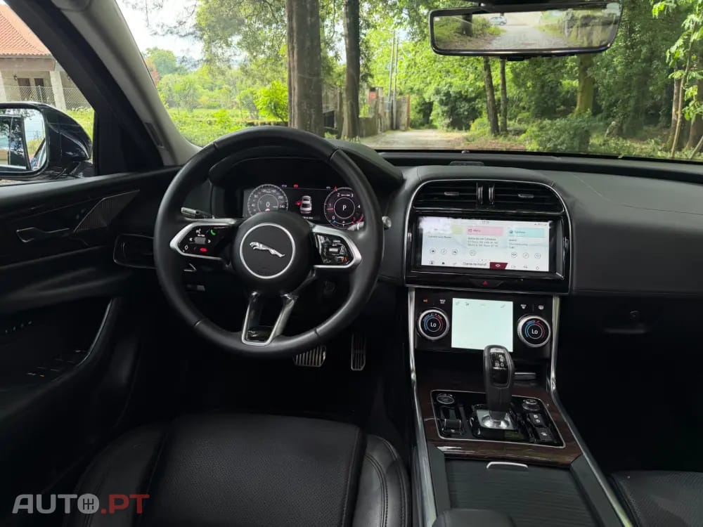 Jaguar XE 2.0 D R-Dynamic S